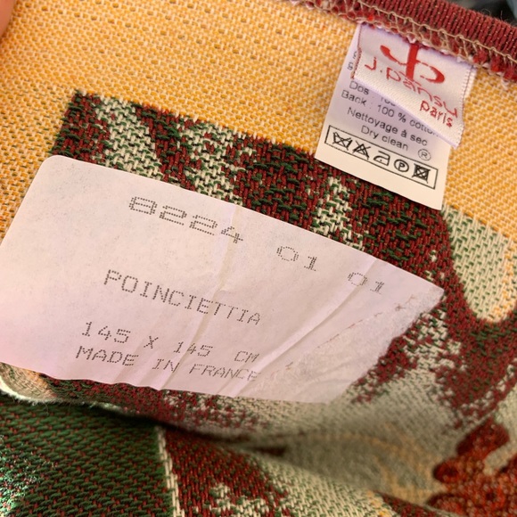 French high quality tablecloth or throw tapestry with two pillowcases poinsettia - Picture 5 of 16